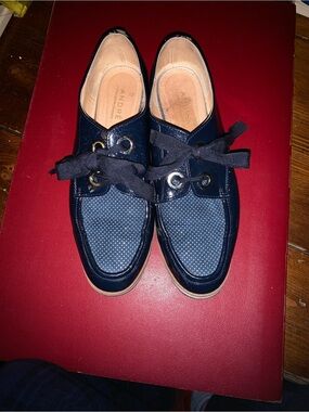 ANDRE Navy Polka Dot Lace-Up Patent Leather Dress Shoes